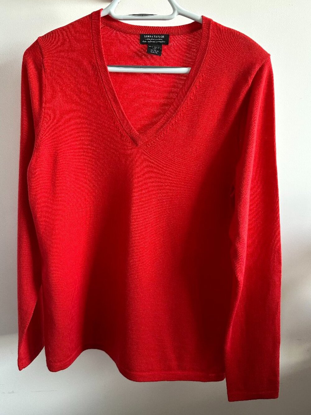 Lord & Taylor Extra Fine Merino Wool V-Neck Sweater Deep Orange/Red Large NWOT